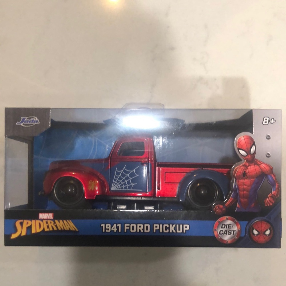 Jada Toys Spider-Man 1941 Ford Pickup Die-Cast Model - Red and Blue